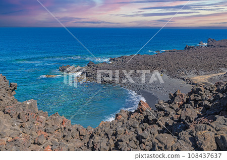 Picture over the black beach Playa del Paso near El Golfo on Lanzarote Picture over the black beach Playa del Paso near El Golfo on Lanzarote 108437637