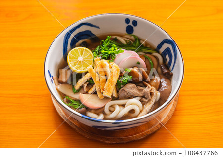 蘑菇烏冬面 108437766