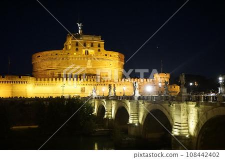Castel Sant'Angelo and Ponte Sant'Angelo at night Castel Sant'Angelo and Ponte Sant'Angelo at night 108442402