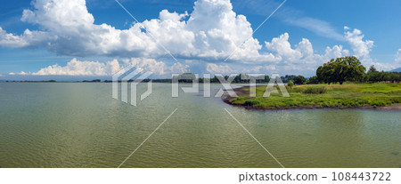 青森津輕富士見湖夏日湖邊風景 108443722