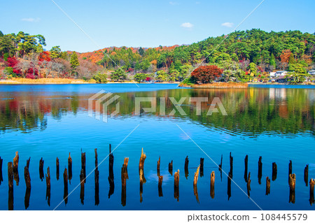 Fukushima Prefecture, Shirakawa City, Nationally Designated Historic Site, Autumn in Nanko Park, a scenic spot, Mikage Island Fukushima Prefecture, Shirakawa City, Nationally Designated Historic Site, Autumn in Nanko Park, a scenic spot, Mikage Island 108445579