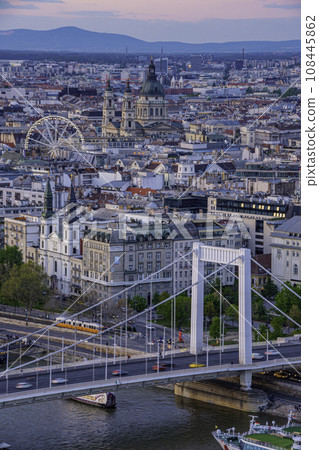 匈牙利布達佩斯風景 108445862