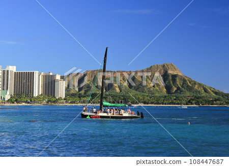 View of Diamond Head from Waikiki Beach, Hawaii 108447687