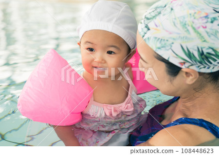 嬰兒游泳 108448623