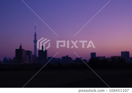 Riverside and Skytree at dusk 108451107