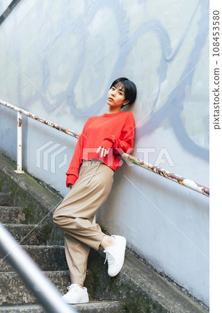 女性時尚人像街拍 女性時尚人像街拍 108453580