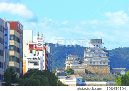 從兵庫縣姬路市姬路站看到的國寶姬路城風景 從兵庫縣姬路市姬路站看到的國寶姬路城風景 108454104