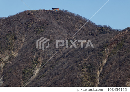 Tonodake summit seen from Tanzawa Omote Ridge/Sannoto 108454133