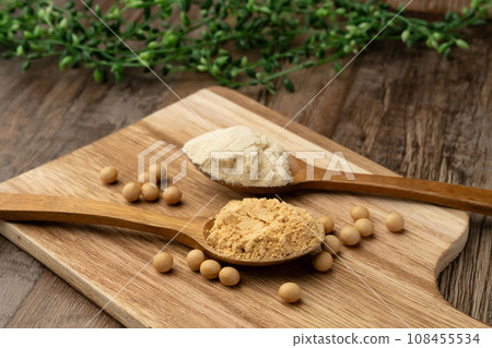 豆渣粉和大豆粉 豆渣粉和大豆粉 108455534