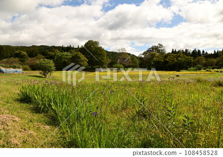 Tono Furusato Village in autumn 108458528