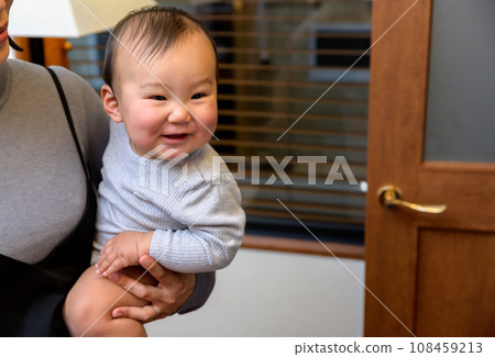 Babies held by their mothers, infants, childcare leave, 0-year-old infants, welcome and send-off Babies held by their mothers, infants, childcare leave, 0-year-old infants, welcome and send-off 108459213