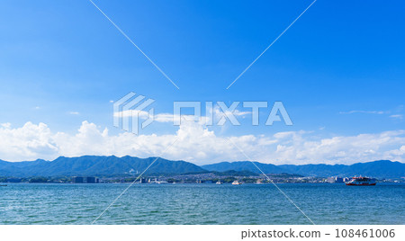 Ferry route connecting Miyajimaguchi and Miyajima (Itsukushima) in the Seto Inland Sea [Scenery of Hiroshima] 108461006