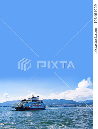 Ferry route connecting Miyajimaguchi and Miyajima (Itsukushima) in the Seto Inland Sea [Scenery of Hiroshima] 108461009