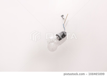 The light bulb on the white ceiling is off. repair 108465899