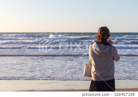 Tanegashima, Maenohama, women's trip, camera, woman, sea, blue sky Tanegashima, Maenohama, women's trip, camera, woman, sea, blue sky 108467186