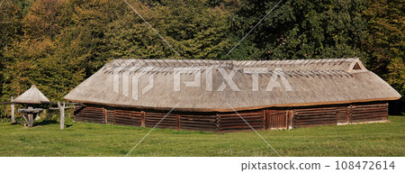 Kiev, Ukraine September 26, 2021: An old Ukrainian house in the National Museum of Folk Architecture and Life of Ukraine "Pirogovo" in Kiev Kiev, Ukraine September 26, 2021: An old Ukrainian house in the National Museum of Folk Architecture and Life of Ukraine "Pirogovo" in Kiev 108472614