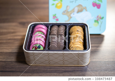 Canned cookies 108473487