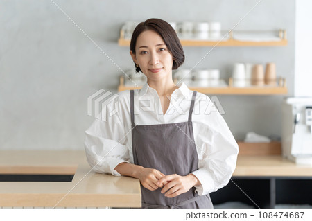 Women staff working at a cafe 108474687