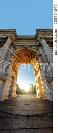 Arch of Peace at sunrise 108474848