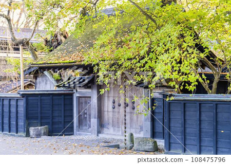 Autumn Kakunodate Samurai Residence Street (Aoyagi House) Scenery of autumn leaves, Semboku City, Akita Prefecture Autumn Kakunodate Samurai Residence Street (Aoyagi House) Scenery of autumn leaves, Semboku City, Akita Prefecture 108475796