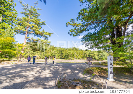 毛越寺、南大門跡、日本庭園史上特別珍貴的平安時代淨土庭園遺跡、世界遺產、國家特別史蹟、特別名勝 108477704