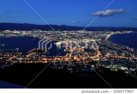Japan's top three night views: The contrast between the shining city lights and the jet black sea on the land-connected islands...The night view of Hakodate seen from Mt. Hakodate Japan's top three night views: The contrast between the shining city lights and the jet black sea on the land-connected islands...The night view of Hakodate seen from Mt. Hakodate 108477967