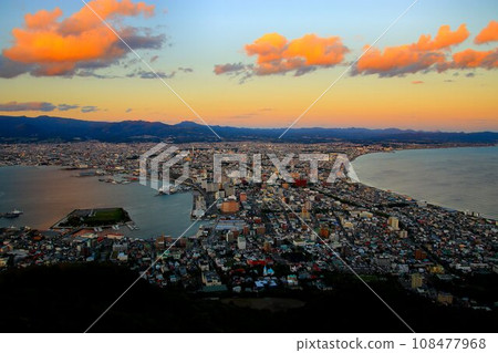 Japan's top three night views: The contrast between the shining city lights and the jet black sea on the land-connected islands...The night view of Hakodate seen from Mt. Hakodate Japan's top three night views: The contrast between the shining city lights and the jet black sea on the land-connected islands...The night view of Hakodate seen from Mt. Hakodate 108477968