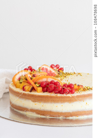 Homemade vanilla birthday cake 108478698