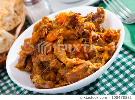 Cabbage stewed with pork 108478881