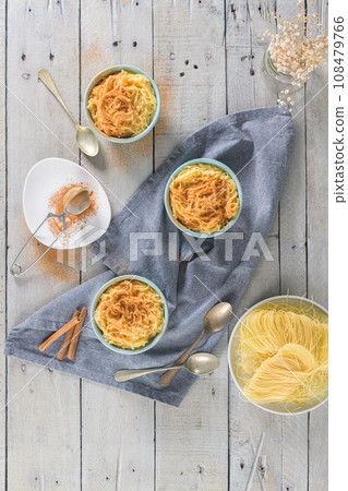 Aletria vermicelli pudding 108479766