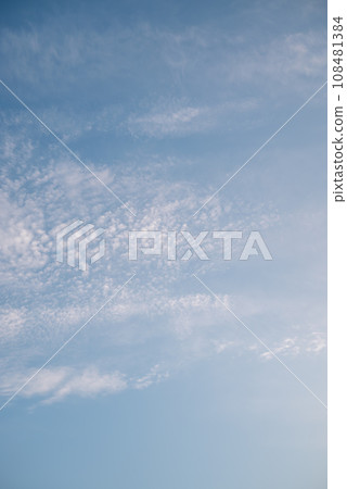 Autumn sunset sky image [Oiso Town, Kanagawa Prefecture] 108481384