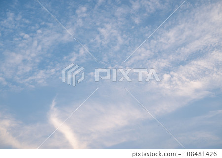 Autumn sunset sky image [Oiso Town, Kanagawa Prefecture] 108481426