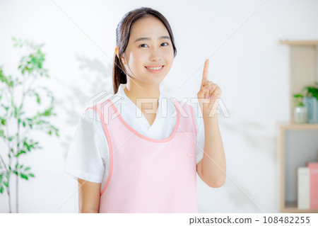 一個年輕的照顧者 108482255