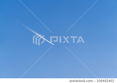 Contrail  108482402