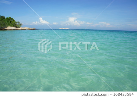 The emerald green sea of Koh Samet The emerald green sea of Koh Samet 108483594