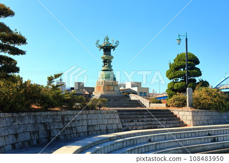 [Kagawa Prefecture] Konpira Kotoro (Taisuke Toro) in Marugame Port 108483950