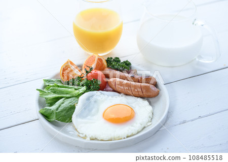 Breakfast of fried egg and salad Breakfast image 108485518