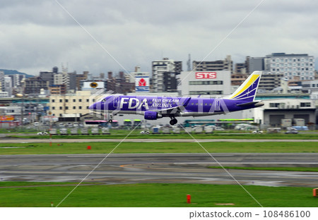 FDA 福岡機場胸針 108486100