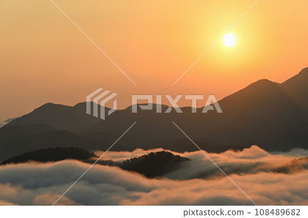 新谷山雲海和日出 108489682