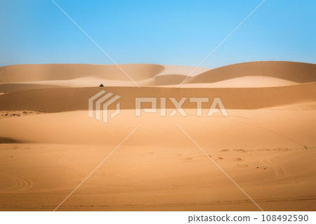 White sand dune desert in Mui Ne 108492590