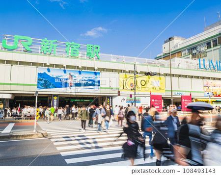 三天週末第一天 新宿站南口 108493143