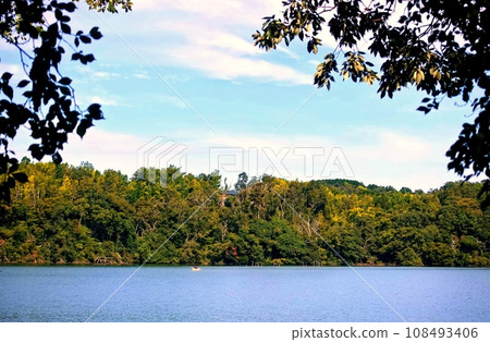 初秋的一碧湖，秋天還沒到來的時候。 108493406