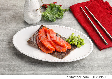 Sliced salmon sashimi in the plate Sliced salmon sashimi in the plate 108495095