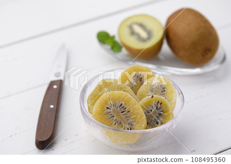 Dry kiwi Dry kiwi 108495360