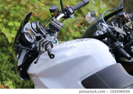 停放的摩托車 108496699