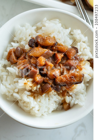 Braised pork rice Taiwanese-style meat soboro bowl roulow fan 108497233