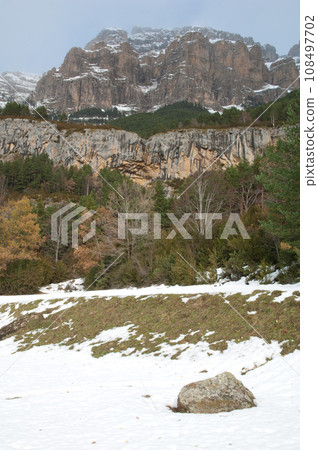 Cliff of Mondarruego. Cliff of Mondarruego. 108497702