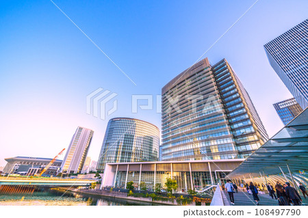 日本橫濱城市景觀,俯瞰日產全球總部等。 日本橫濱城市景觀,俯瞰日產全球總部等。 108497790