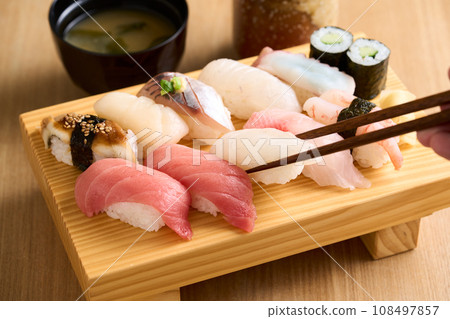 Assorted handful sushi 108497857
