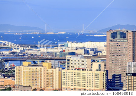 Osaka Prefecture, scenery towards Universal City and Akashi Kaikyo Bridge Osaka Prefecture, scenery towards Universal City and Akashi Kaikyo Bridge 108498018